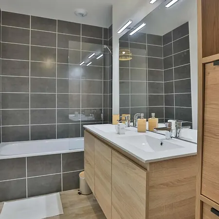 Sejourolonne - Maison Para-hotelliere 4 Etoiles, Quartier Calme Vakantiehuis *