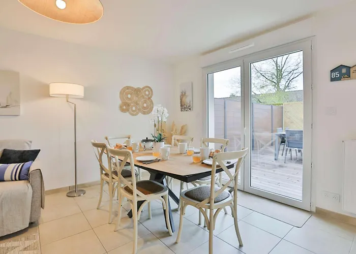 Sejourolonne - Maison Para-hotelliere 4 Etoiles, Quartier Calme Prázdninový dům *